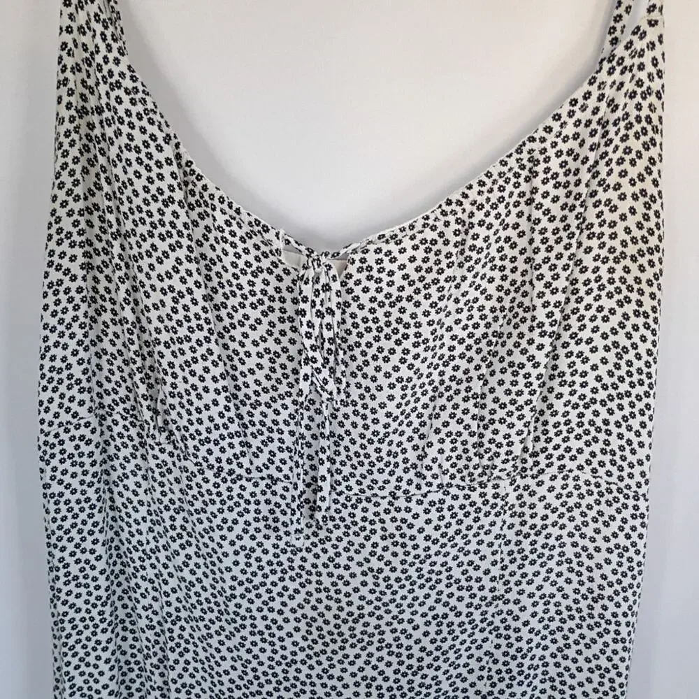 Abercrombie‎ & Fitch - White/Black Floral Ditzy Polka Dot Midi Dress Size L
